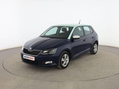 Usado Skoda Fabia Ambition 110 CV (80 kW) 2016 Azul Berlina