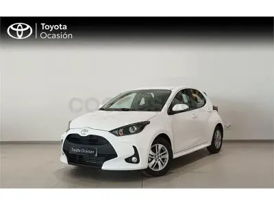 Usado Toyota Yaris 125 CV (91 kW) 2022 Blanco Utilitario