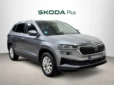 Usado Skoda Karoq Selection 150 CV (110 kW) 2024 Gris SUV