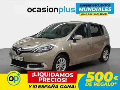 Usado Renault Scénic 95 CV (69 kW) 2015 Beige Monovolumen