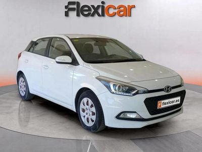 Usado Hyundai i20 84 CV (61 kW) 2016 Blanco Berlina