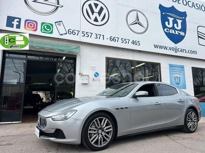 Gris / plata Usado 2017 Maserati Ghibli Berlina | 28.990 € (Precio justo)