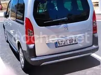 Usado Peugeot Partner Tepee 90 CV (66 kW) 2009 Gris / plata Monovolumen