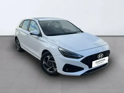 Usado Hyundai i30 N Line 100 CV (73 kW) 2024 Blanco Berlina