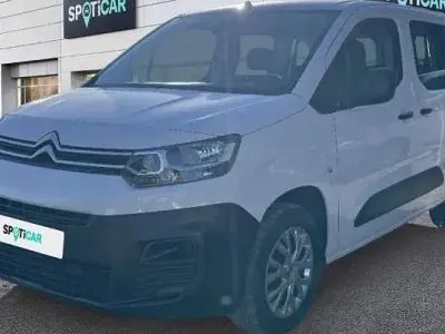 Usado Citroën Berlingo Live 102 CV (75 kW) 2023 Blanco Monovolumen
