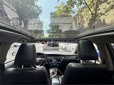 Toyota Auris Hybrid