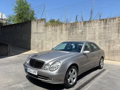 Usado Mercedes E500 Avantgarde 306 CV (225 kW) 2004 Beige Berlina