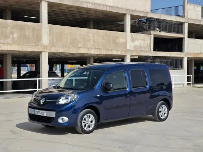 Usado Renault Kangoo LIMITED 110 CV (80 kW) 2017 Azul Monovolumen