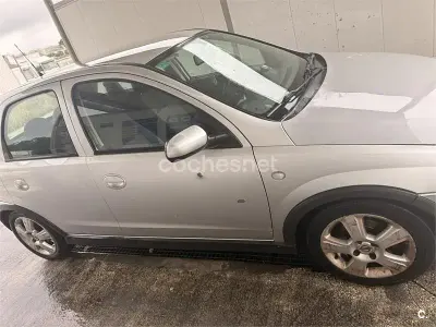 Usado Opel Corsa Enjoy 70 HP (51 kW) 2004 Cinzento Citadino
