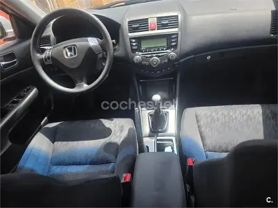 Usado Honda Accord Comfort 155 CV (114 kW) 2005 Gris / plata Berlina