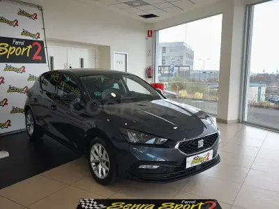 Usado Seat Leon Style 115 CV (84 kW) 2022 Gris / plata Berlina