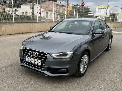 Usado Audi A4 S-Line 150 CV (110 kW) 2014 Gris / plata Berlina