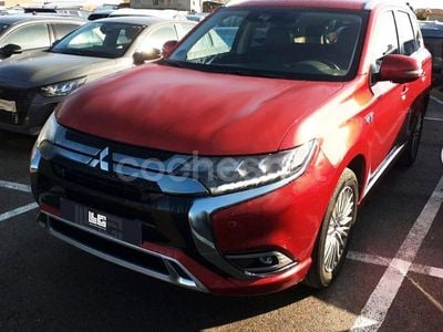 Rojo Usado 2020 Mitsubishi Outlander P-HEV SUV | 20.990 € (Precio justo)