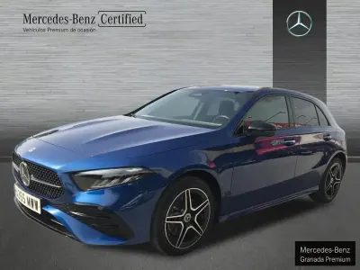 Usado Mercedes A250 AMG line 218 CV (160 kW) 2024 Azul espectra Berlina