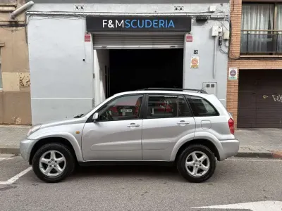 Usado Toyota RAV4 Sol 150 CV (110 kW) 2002 Gris SUV