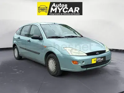 Usado Ford Focus Ambiente 100 CV (73 kW) 2000 Verde Berlina