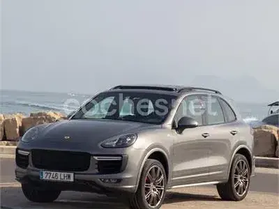 Usado Porsche Cayenne 520 CV (382 kW) 2018 Gris / plata SUV
