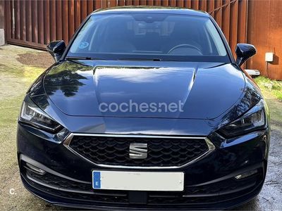 Usado Seat Leon Style 130 CV (95 kW) 2022 Azul Berlina