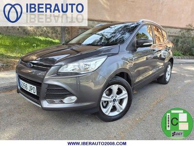 Usado Ford Kuga Trend 120 CV (88 kW) 2016 Gris SUV