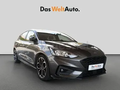 Usado Ford Focus ST-Line 125 CV (91 kW) 2021 Gris / plata Berlina