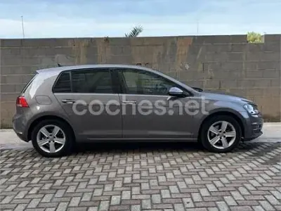 Usado VW Golf VII Business 110 CV (80 kW) 2016 Gris / plata Berlina