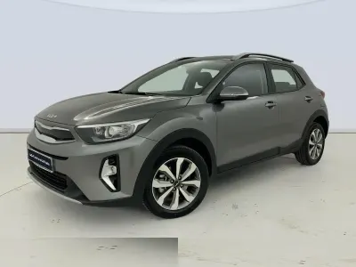 Nuevo Kia Stonic 101 CV (74 kW) 2025 Gris SUV