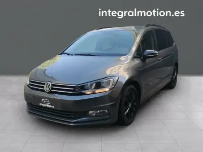 Usado VW Touran Advance 115 CV (84 kW) 2017 Gris Monovolumen