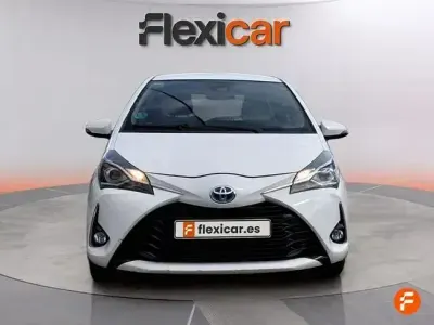 Usado Toyota Yaris Hybrid 100 CV (73 kW) 2020 Blanco