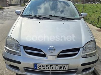 Usado Nissan Almera Tino Acenta 136 CV (100 kW) 2005 Gris / plata Monovolumen