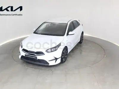 Usado Kia Ceed 100 CV (73 kW) 2025 Blanco Utilitario