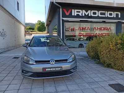 Usado VW Golf VII Business 115 CV (84 kW) 2019 Gris / plata Berlina