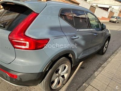 Usado Volvo XC40 Momentum 150 CV (110 kW) 2020 Azul SUV