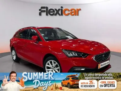 Usado Seat Leon ST Style 131 CV (96 kW) 2021 Rojo Familiar