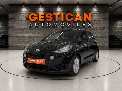Usado Hyundai i10 67 CV (49 kW) 2023 Negro Utilitario