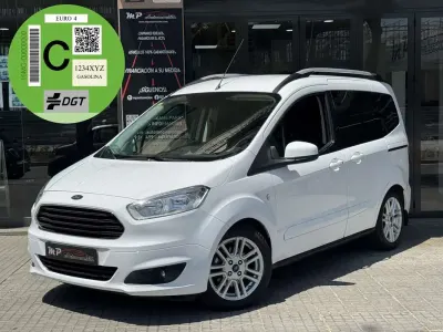Usado Ford Tourneo Courier Titanium 97 CV (71 kW) 2016 Blanco Monovolumen