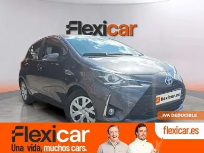 Occasion Toyota Yaris Hybrid Business Edition 116 PK (85 kW) 2020 Grijs Hatchback