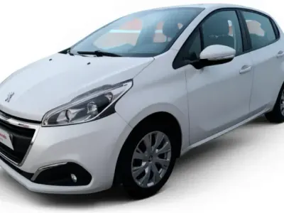 Usado Peugeot 208 Active 75 CV (55 kW) 2017 Blanco Utilitario