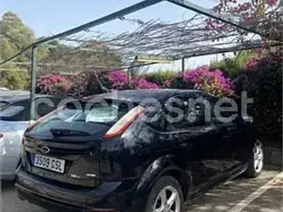 Usado Ford Focus Trend 109 CV (80 kW) 2009 Negro Berlina
