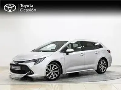 Usado Toyota Corolla Style 122 CV (89 kW) 2022 Plata Familiar