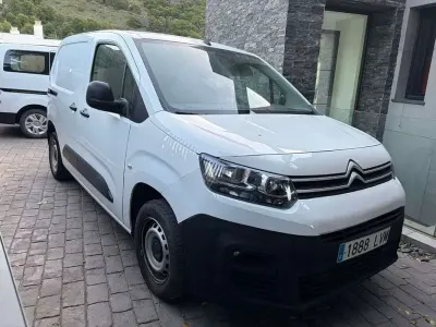 Usado Citroën Berlingo 102 CV (75 kW) 2022 Blanco Monovolumen
