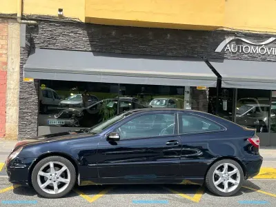 Usado Mercedes C160 Sport Edition 122 CV (89 kW) 2006 Azul Coupe