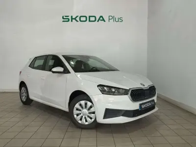 Usado Skoda Fabia Active 95 CV (69 kW) 2022 Blanco Utilitario