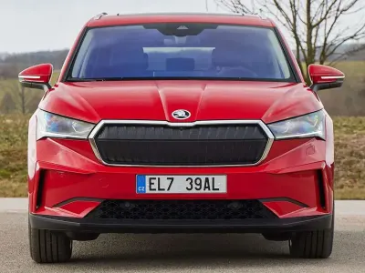 Usado Skoda Enyaq iV SportLine 150 kW (204 CV) 2023 Rojo SUV