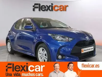 Usado Toyota Yaris Edition 125 CV (91 kW) 2022 Azul Utilitario