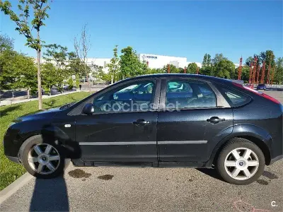 Usado Ford Focus Trend 115 CV (84 kW) 2006 Negro Berlina