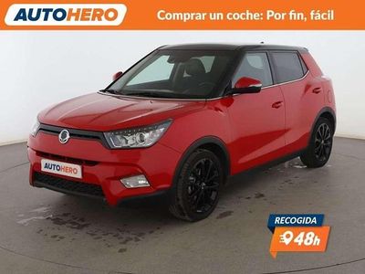 Usado Ssangyong (KGM) Tivoli Limited 128 CV (94 kW) 2017 Rojo SUV