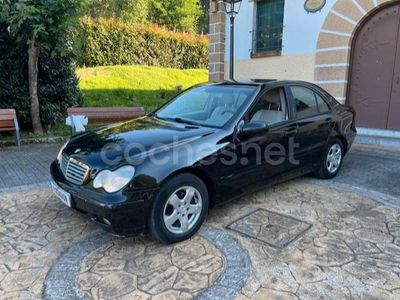 Gris / plata Usado 2001 Mercedes C200 Classic Berlina | 2800 € (Un poco caro)