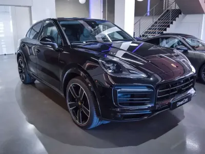 Usado Porsche Cayenne Platinum Edition 462 CV (339 kW) 2023 Negro SUV
