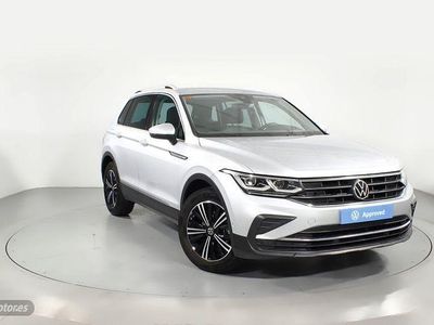 Usado VW Tiguan Life 150 CV (110 kW) 2021 Plateado SUV