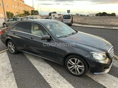 Käytetty Mercedes E200 Elegance 136 HP (100 kW) 2013 Harmaa Sedan